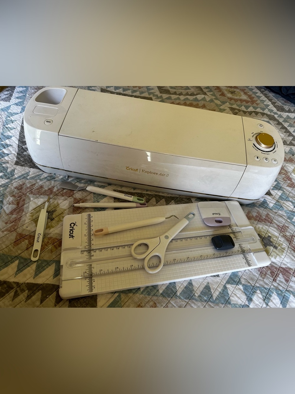Cricut Machine and Tools